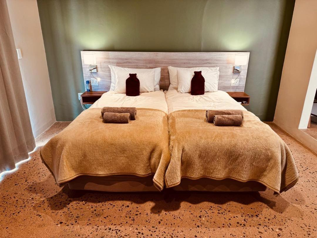 Flying Ostrich Guesthouse & Self-Catering Accommodation Mariental Bilik gambar