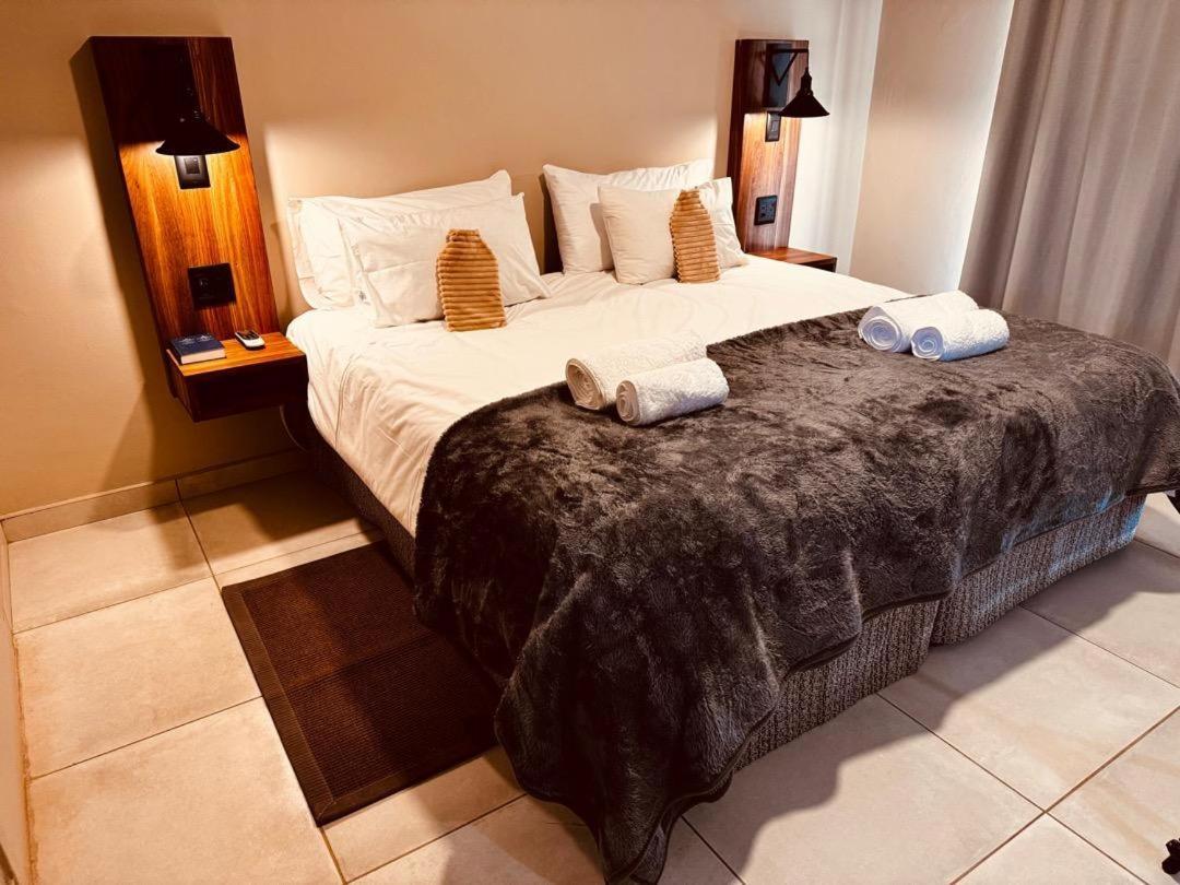 Flying Ostrich Guesthouse & Self-Catering Accommodation Mariental Bilik gambar