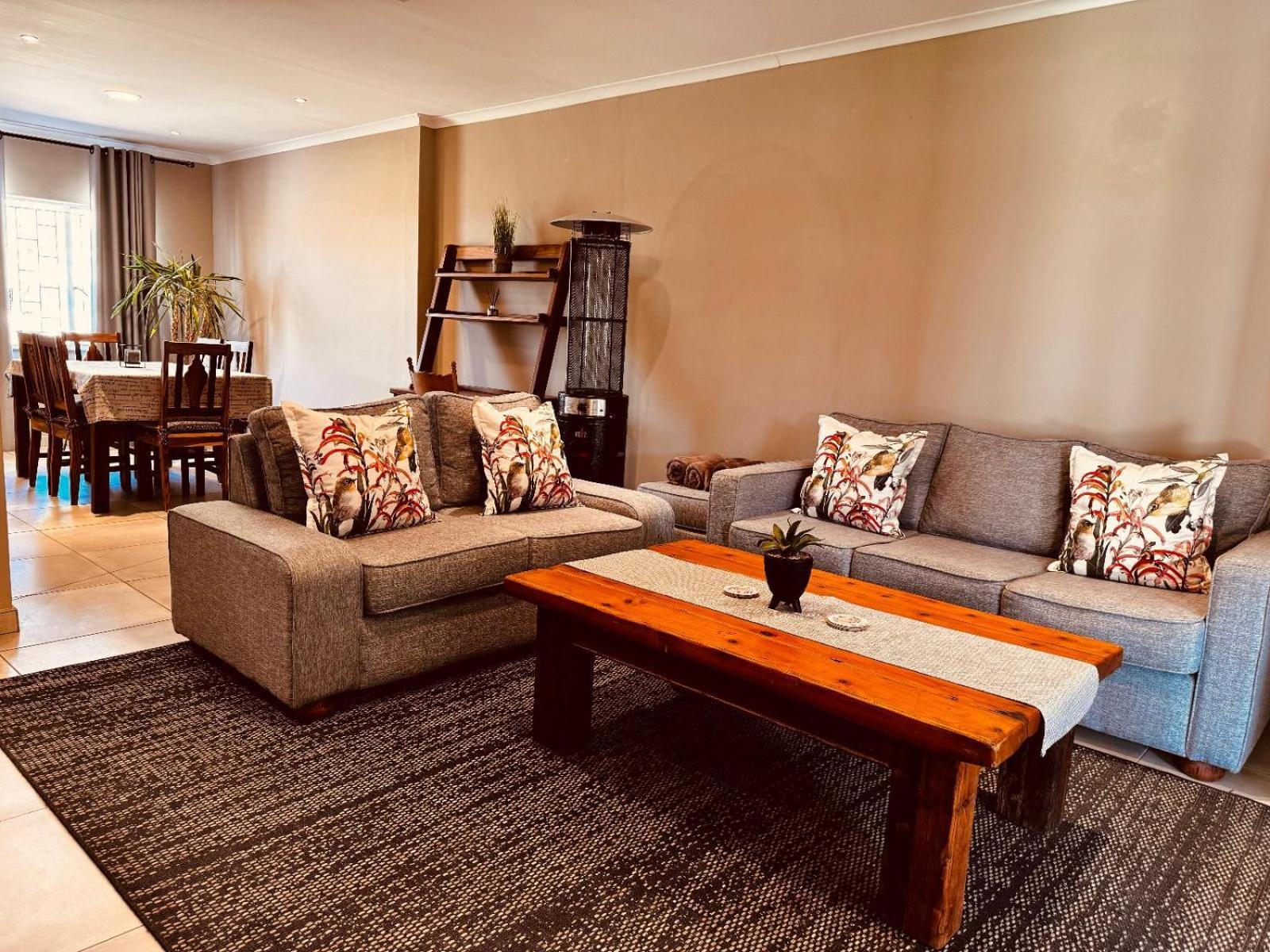 Flying Ostrich Guesthouse & Self-Catering Accommodation Mariental Bilik gambar