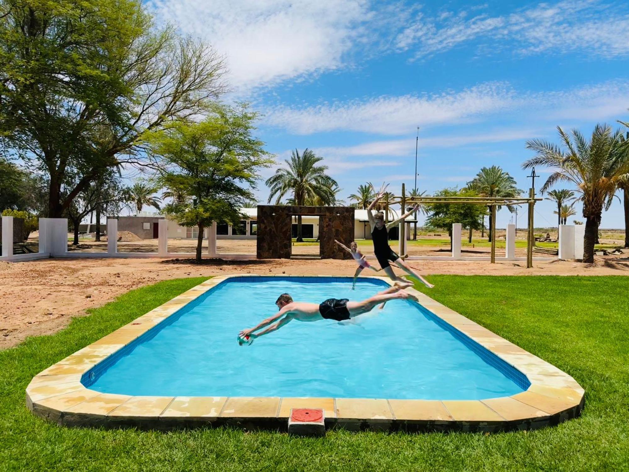 Flying Ostrich Guesthouse & Self-Catering Accommodation Mariental Luaran gambar