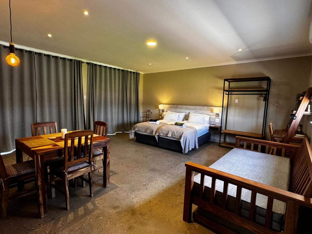 Flying Ostrich Guesthouse & Self-Catering Accommodation Mariental Luaran gambar