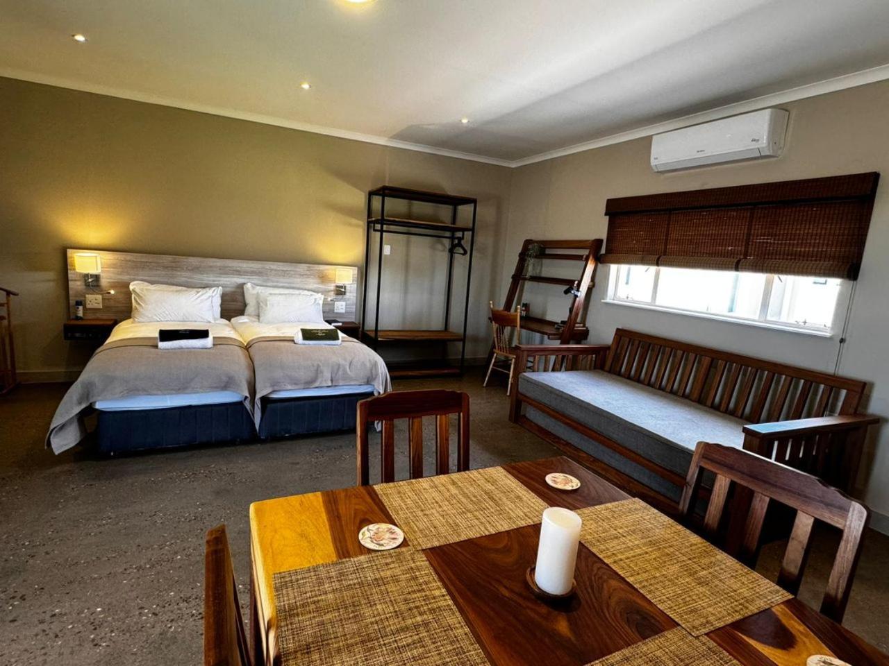 Flying Ostrich Guesthouse & Self-Catering Accommodation Mariental Luaran gambar